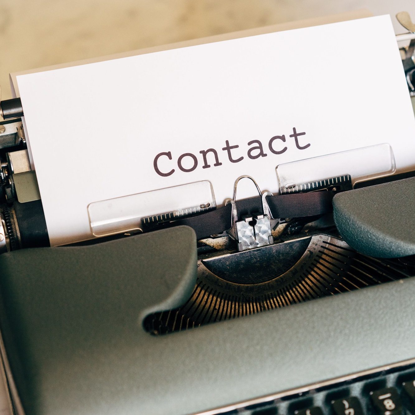 Contact Photo via Pexels.com/Markus Winkler